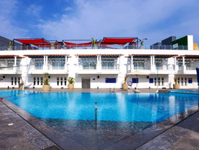 NAAMA BAY SUITES & SPA